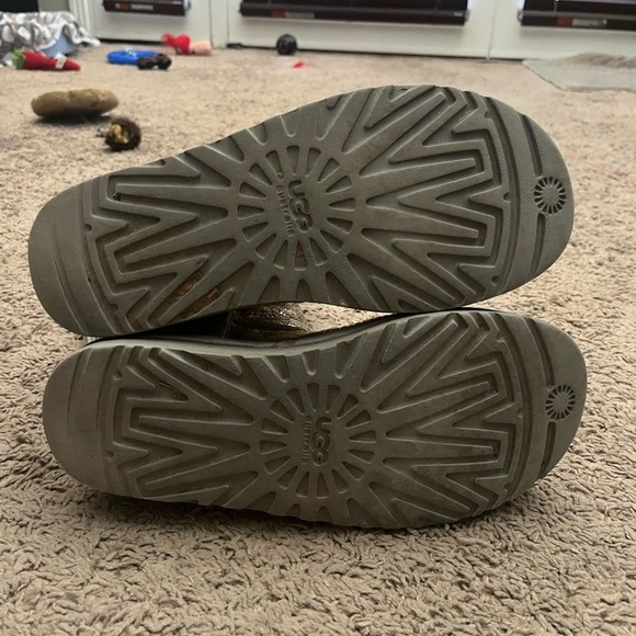 Shimmer Sequin Ugg Boots - Picture 7 of 8